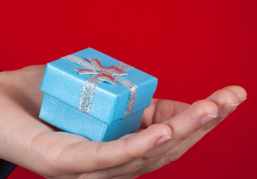 Is it ethical to give gifts to clients?