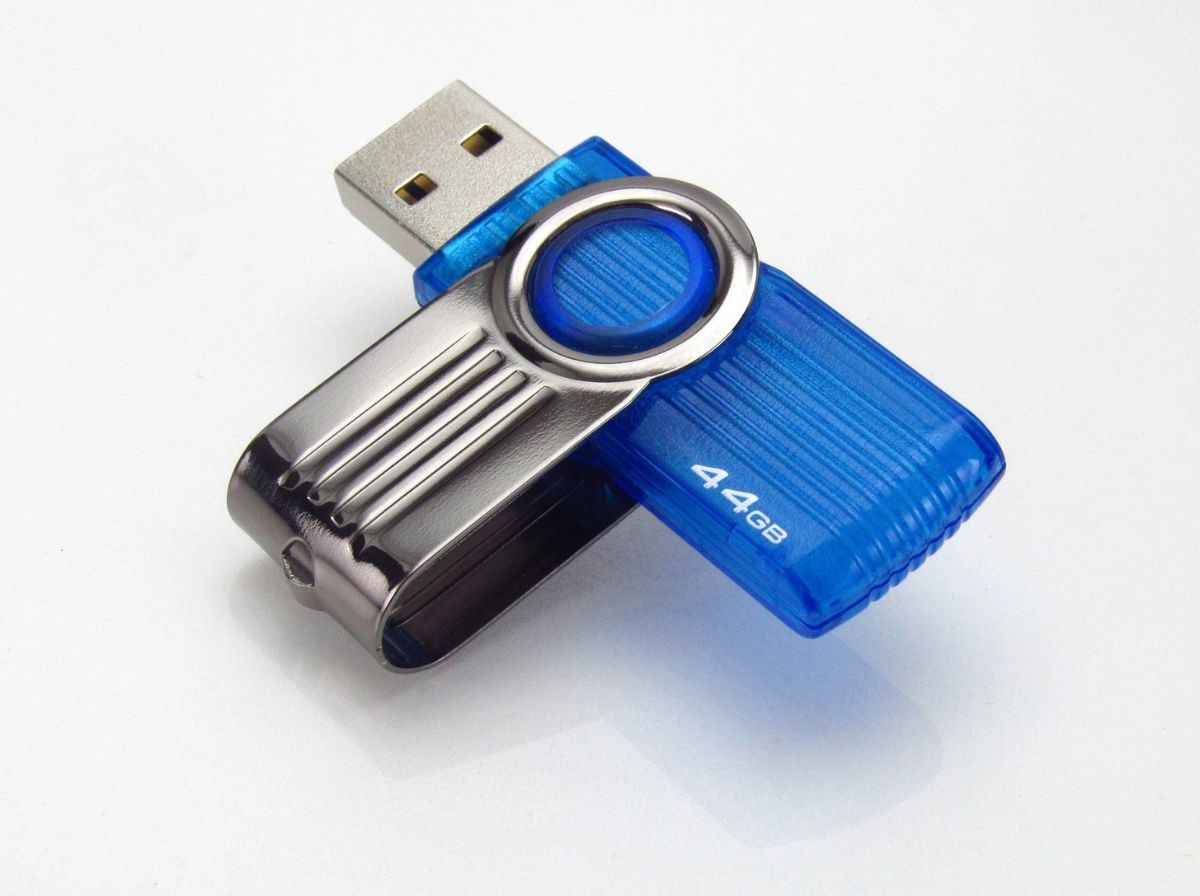 custom flashdrive